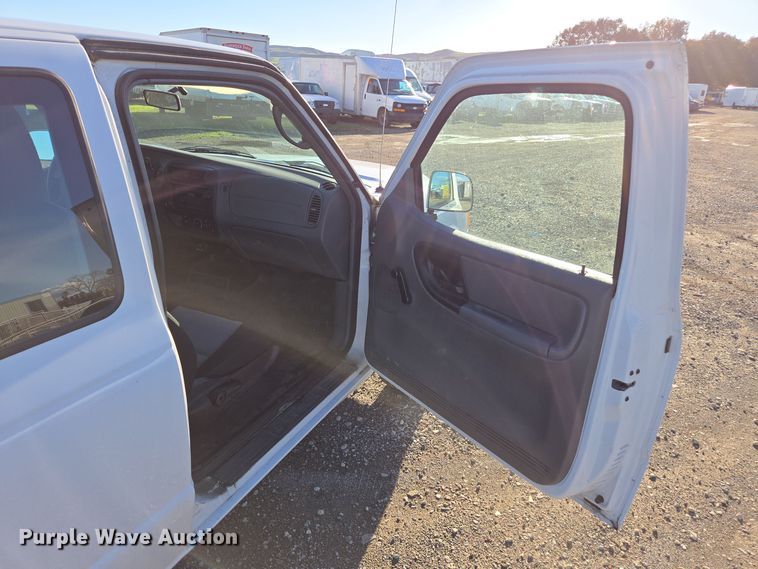 image for item YA0316 2004 Ford Ranger SuperCab pickup truck