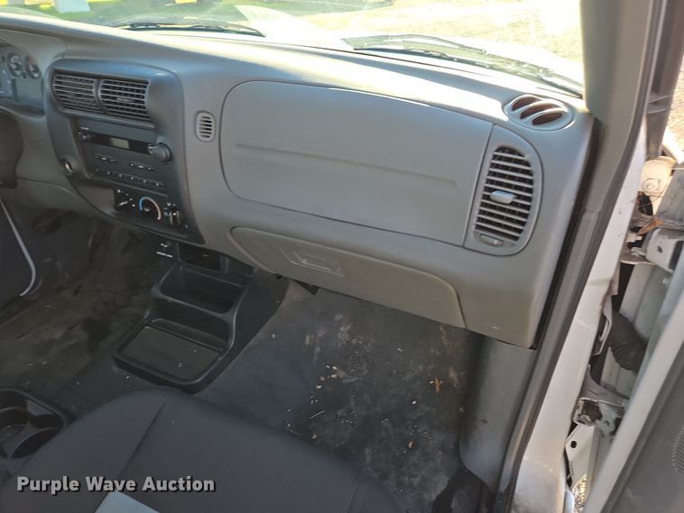 image for item YA0316 2004 Ford Ranger SuperCab pickup truck