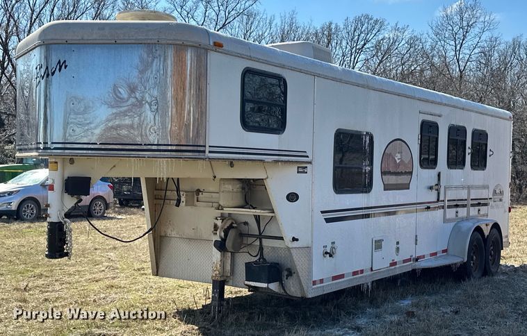 image for item DG4465 2003 Bison Alumasport horse trailer