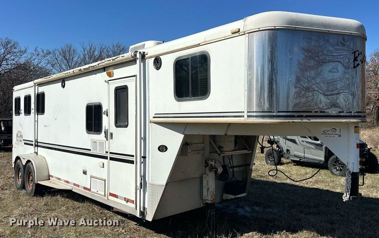 image for item DG4465 2003 Bison Alumasport horse trailer