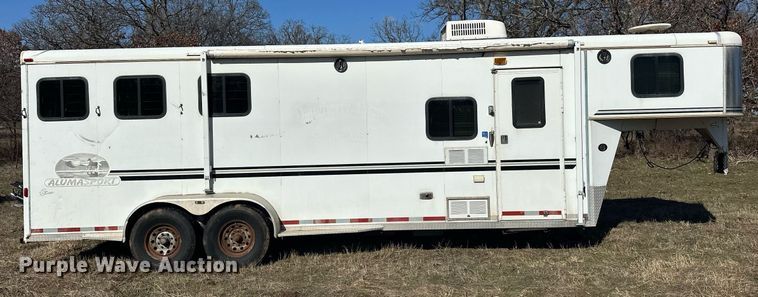 image for item DG4465 2003 Bison Alumasport horse trailer