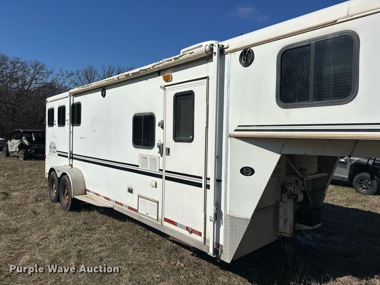image for item DG4465 2003 Bison Alumasport horse trailer