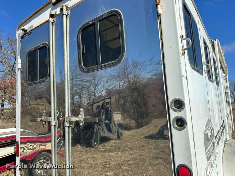 image for item DG4465 2003 Bison Alumasport horse trailer