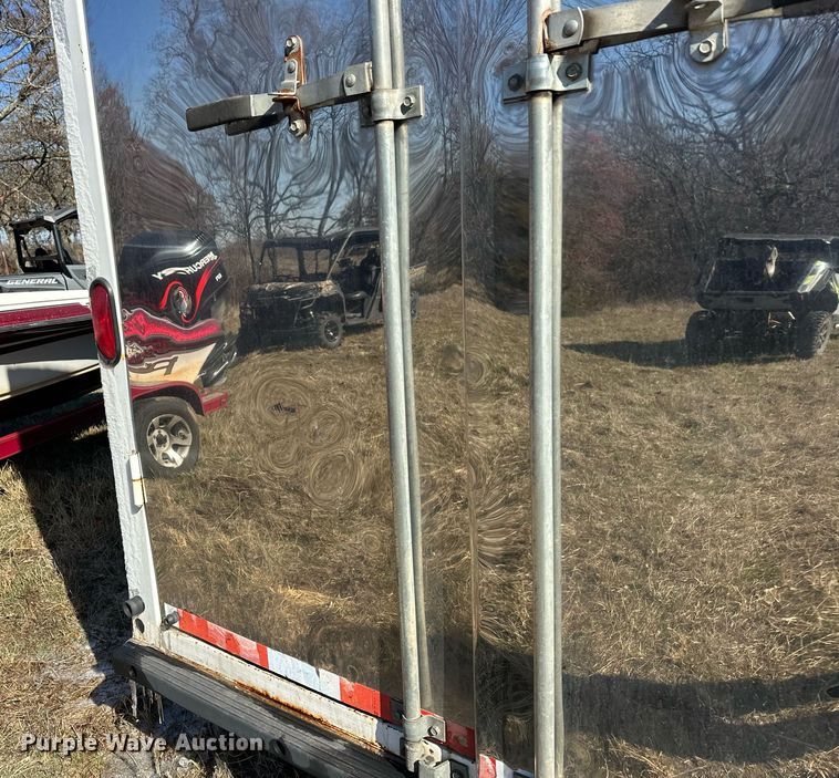 image for item DG4465 2003 Bison Alumasport horse trailer