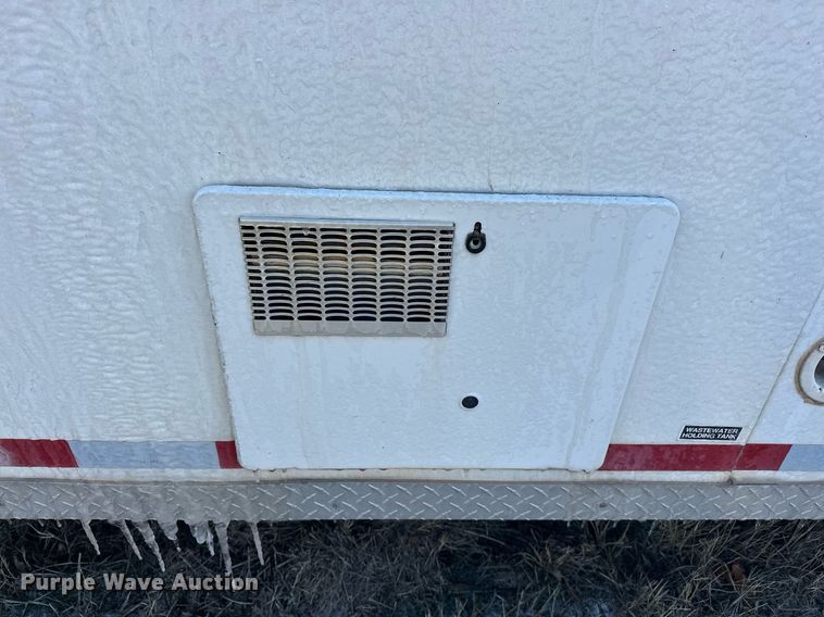 image for item DG4465 2003 Bison Alumasport horse trailer