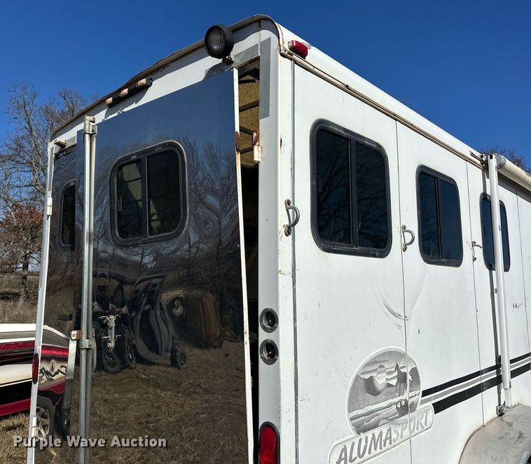 image for item DG4465 2003 Bison Alumasport horse trailer