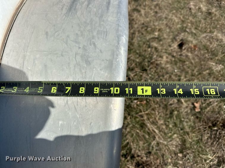 image for item DG4465 2003 Bison Alumasport horse trailer