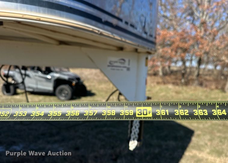 image for item DG4465 2003 Bison Alumasport horse trailer