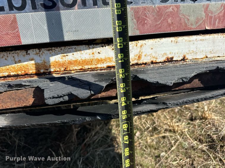 image for item DG4465 2003 Bison Alumasport horse trailer