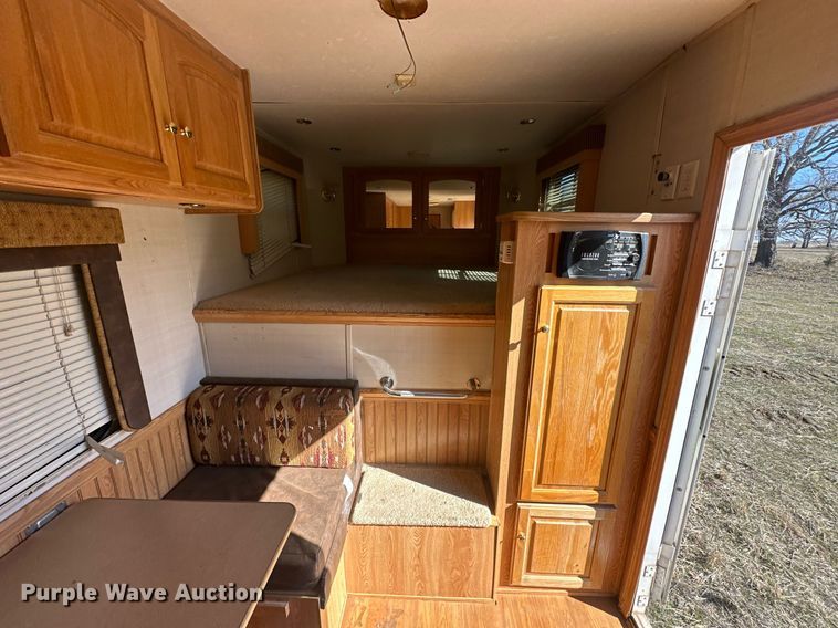 image for item DG4465 2003 Bison Alumasport horse trailer