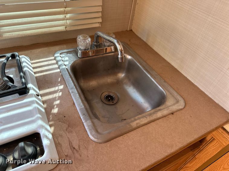 image for item DG4465 2003 Bison Alumasport horse trailer