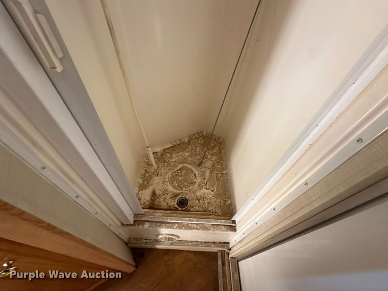 image for item DG4465 2003 Bison Alumasport horse trailer