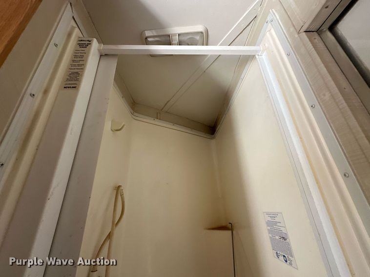 image for item DG4465 2003 Bison Alumasport horse trailer