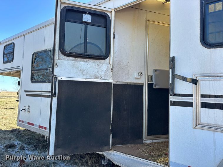 image for item DG4465 2003 Bison Alumasport horse trailer