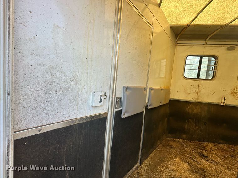 image for item DG4465 2003 Bison Alumasport horse trailer