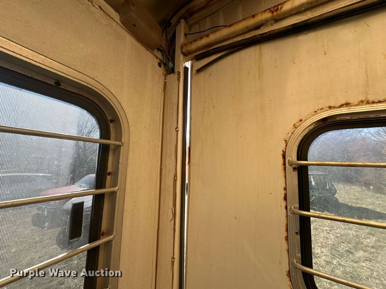 image for item DG4465 2003 Bison Alumasport horse trailer