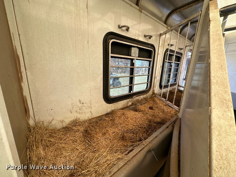 image for item DG4465 2003 Bison Alumasport horse trailer