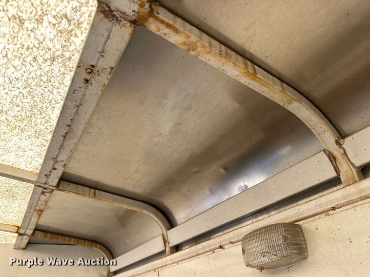 image for item DG4465 2003 Bison Alumasport horse trailer