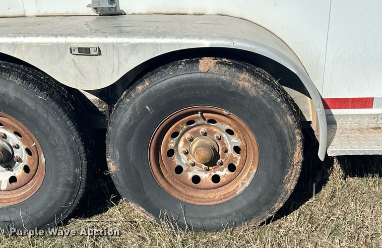 image for item DG4465 2003 Bison Alumasport horse trailer