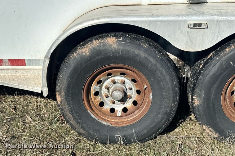 image for item DG4465 2003 Bison Alumasport horse trailer