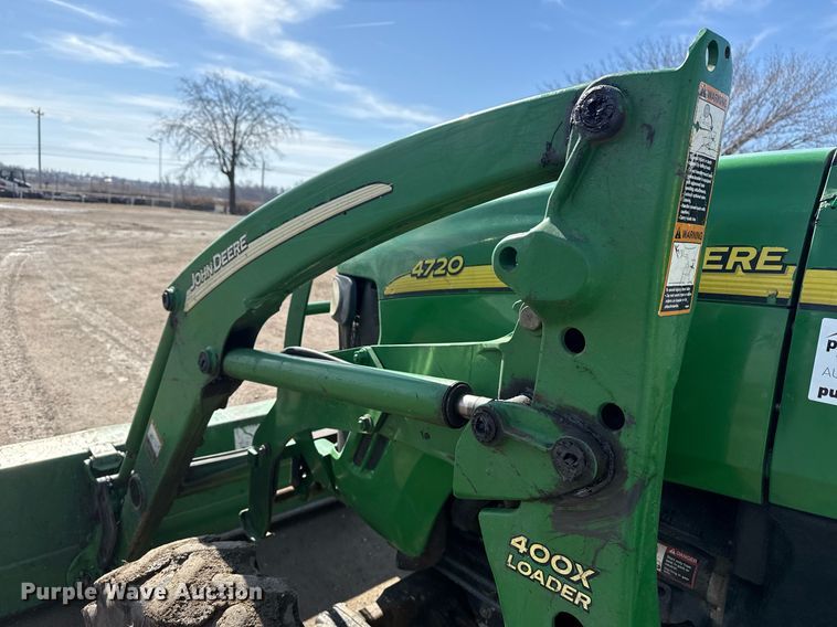 image for item DM5581 2004 John Deere 4720 MFWD tractor