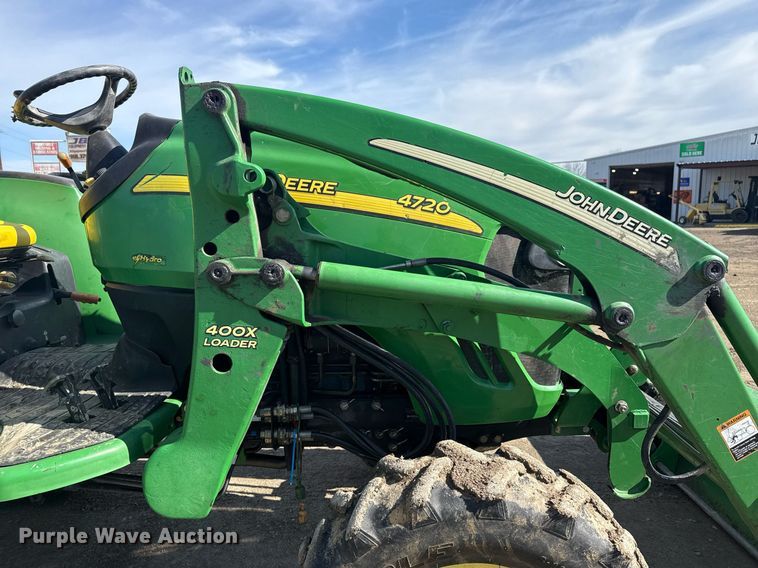 image for item DM5581 2004 John Deere 4720 MFWD tractor