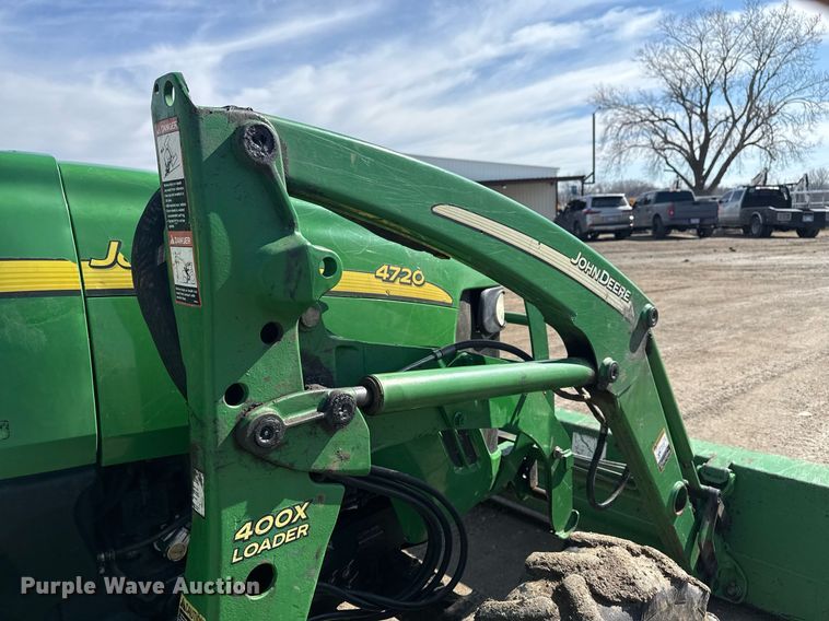 image for item DM5581 2004 John Deere 4720 MFWD tractor