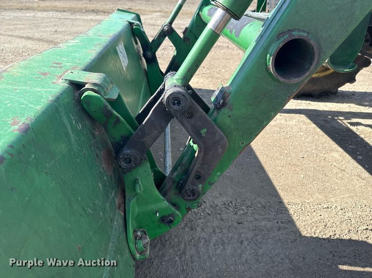 image for item DM5581 2004 John Deere 4720 MFWD tractor