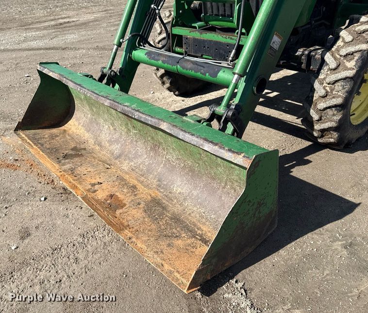 image for item DM5581 2004 John Deere 4720 MFWD tractor