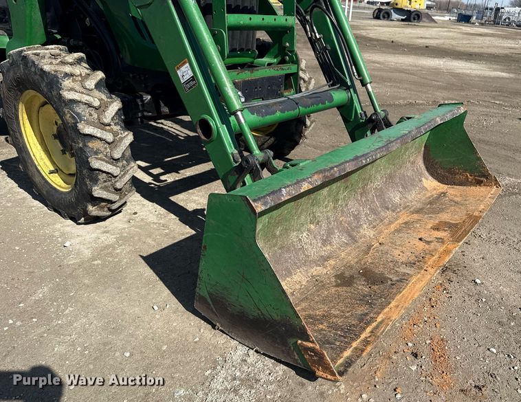 image for item DM5581 2004 John Deere 4720 MFWD tractor