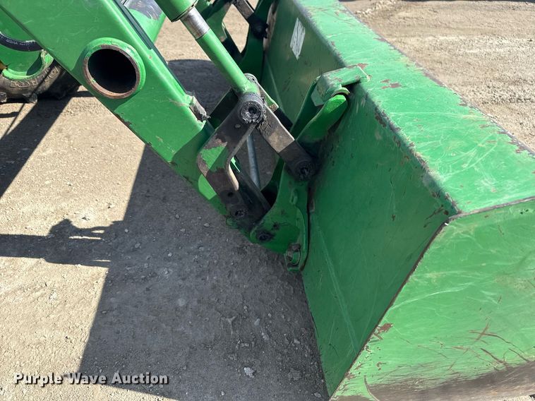 image for item DM5581 2004 John Deere 4720 MFWD tractor