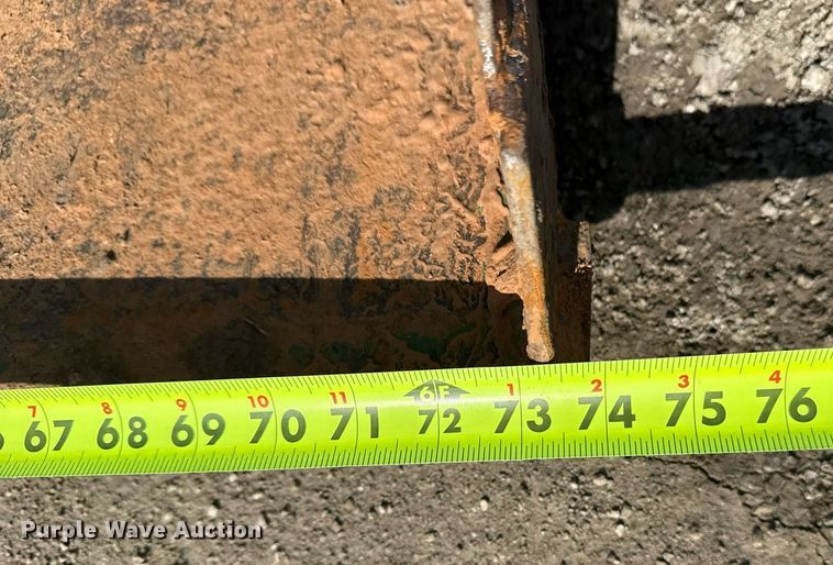 image for item DM5581 2004 John Deere 4720 MFWD tractor