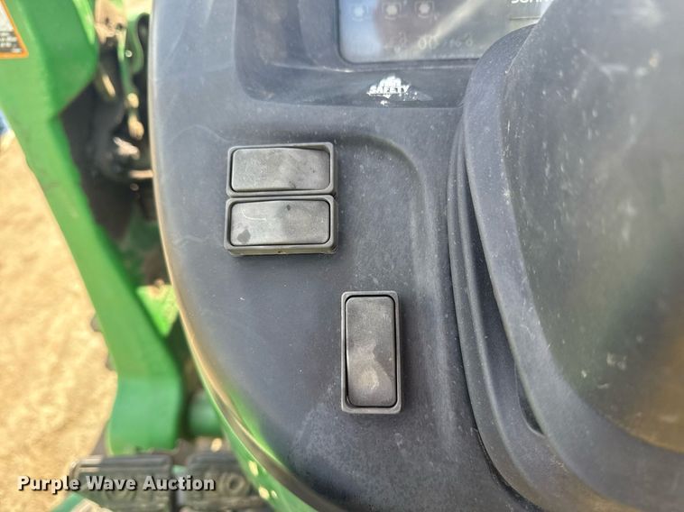 image for item DM5581 2004 John Deere 4720 MFWD tractor