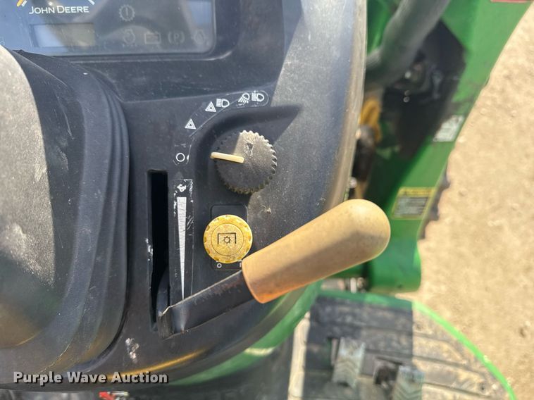 image for item DM5581 2004 John Deere 4720 MFWD tractor