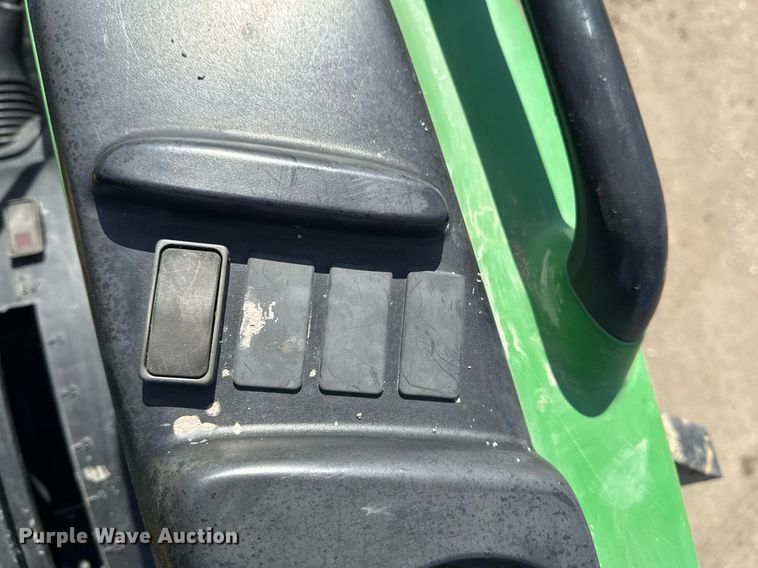 image for item DM5581 2004 John Deere 4720 MFWD tractor