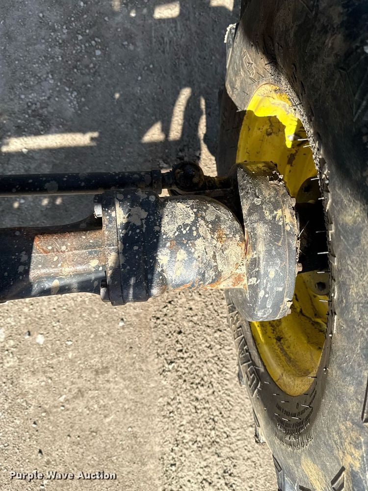 image for item DM5581 2004 John Deere 4720 MFWD tractor