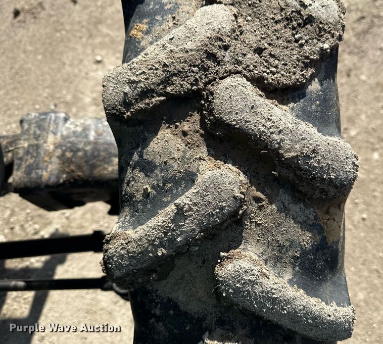 image for item DM5581 2004 John Deere 4720 MFWD tractor