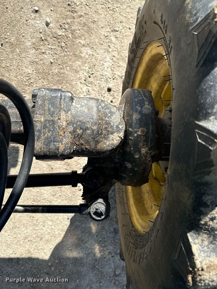 image for item DM5581 2004 John Deere 4720 MFWD tractor