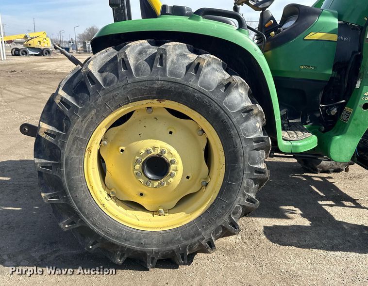 image for item DM5581 2004 John Deere 4720 MFWD tractor