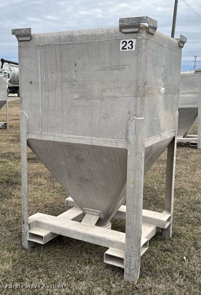 image for item DO0383 (3) TranStore storage tanks