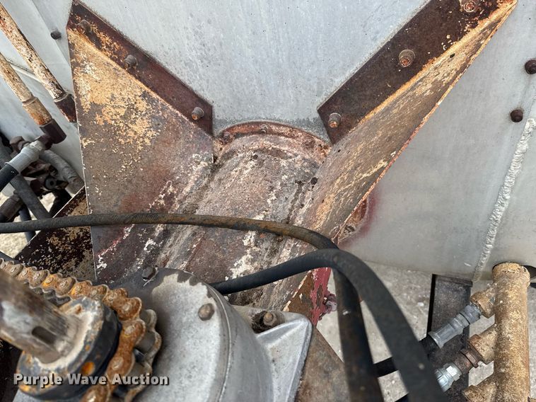 image for item DO0384 1996 Freightliner FL70 feed mixer truck