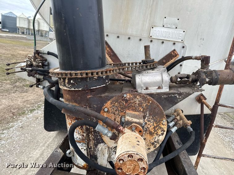 image for item DO0384 1996 Freightliner FL70 feed mixer truck