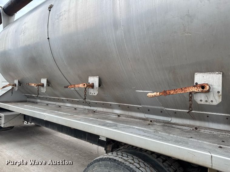 image for item DO0384 1996 Freightliner FL70 feed mixer truck