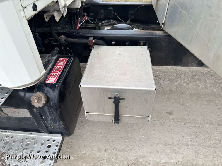 image for item DO0384 1996 Freightliner FL70 feed mixer truck