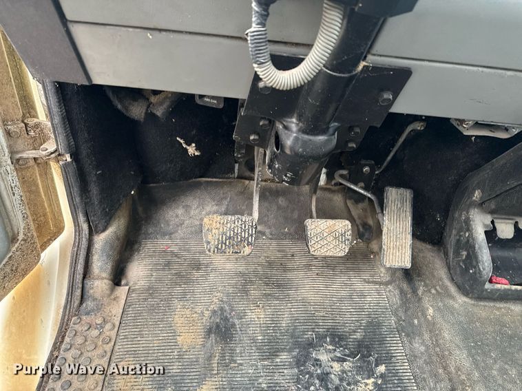 image for item DO0384 1996 Freightliner FL70 feed mixer truck