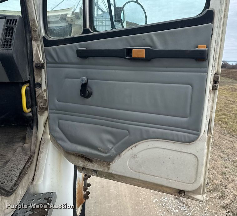 image for item DO0384 1996 Freightliner FL70 feed mixer truck