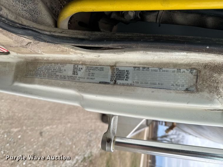 image for item DO0384 1996 Freightliner FL70 feed mixer truck