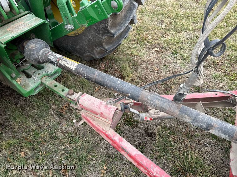 image for item DO0385 Gehl MX170 feed mixer