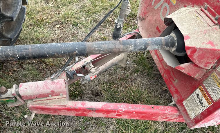 image for item DO0385 Gehl MX170 feed mixer