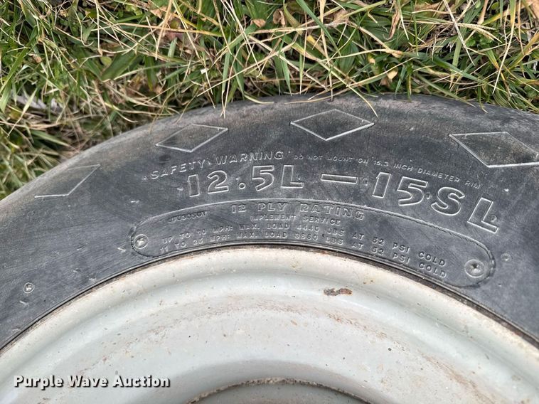 image for item DO0385 Gehl MX170 feed mixer